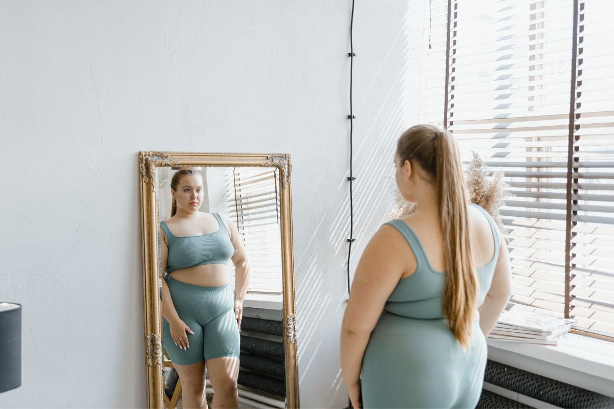 How To Feel Great In Your Yoga Outfit? [Confidence Boosting Tips]
